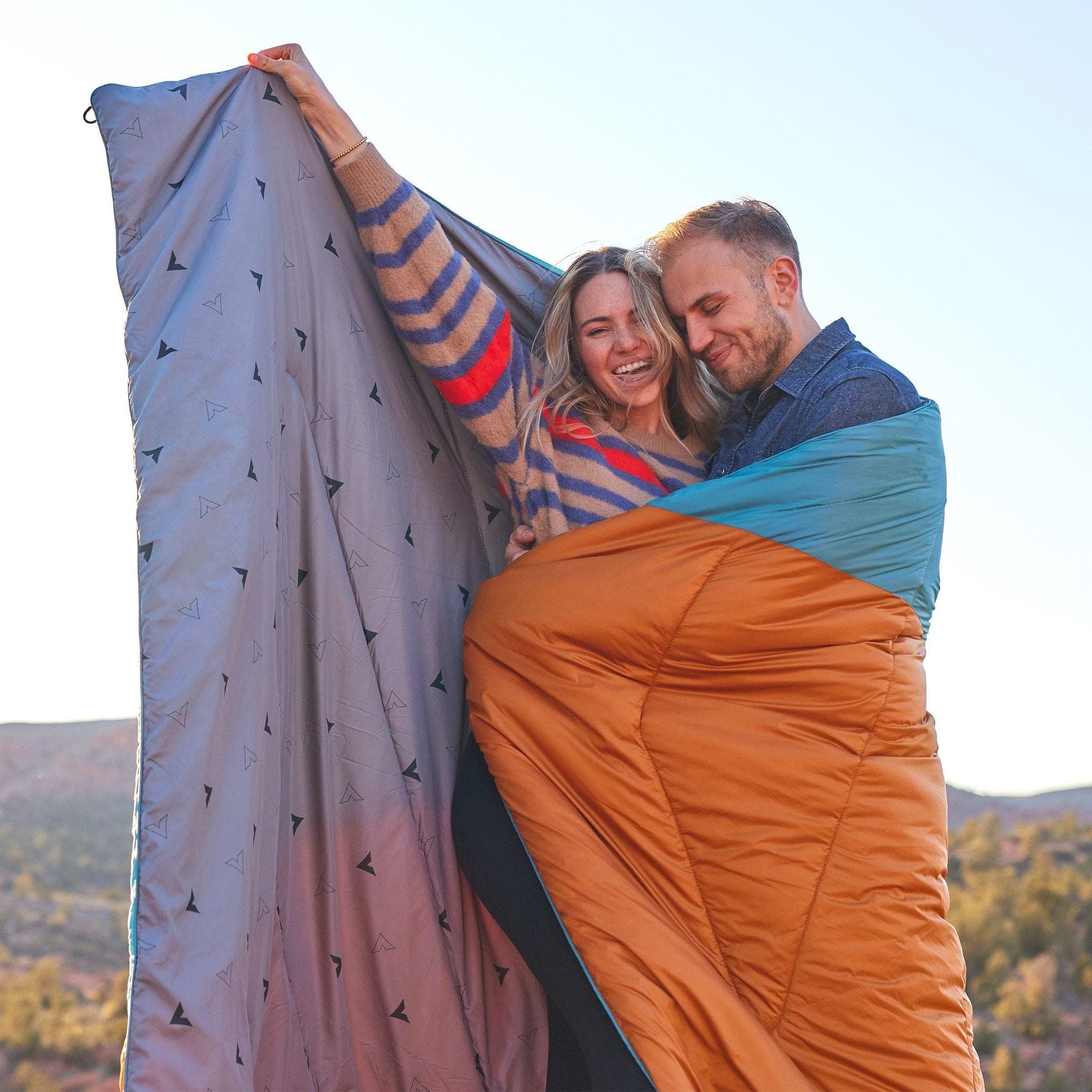 Teton Sports Acadia Mammoth Outdoor Camp Blanket in Teal/Copper